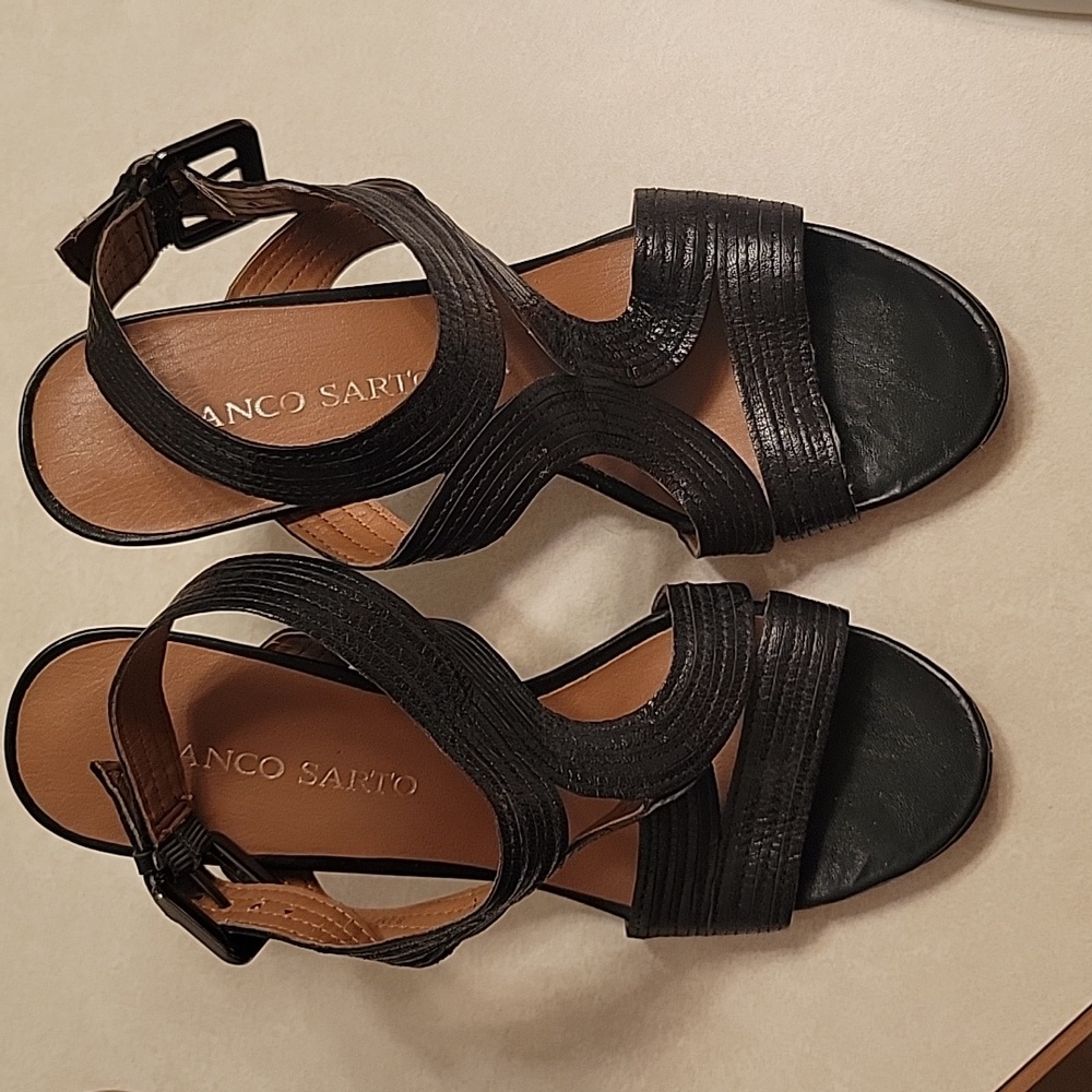 Beautiful high heeled sandals - Picture 3 of 5